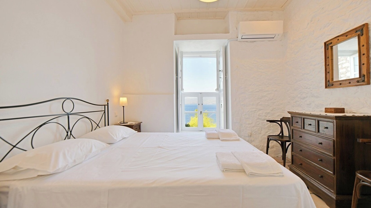 Photo of Bedroom in Hydra