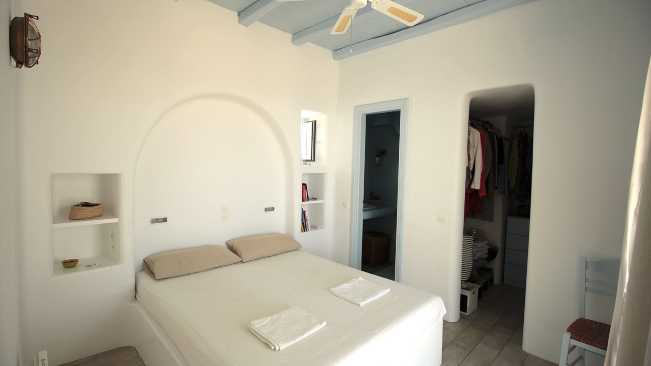 Photo of Bedroom in Drios