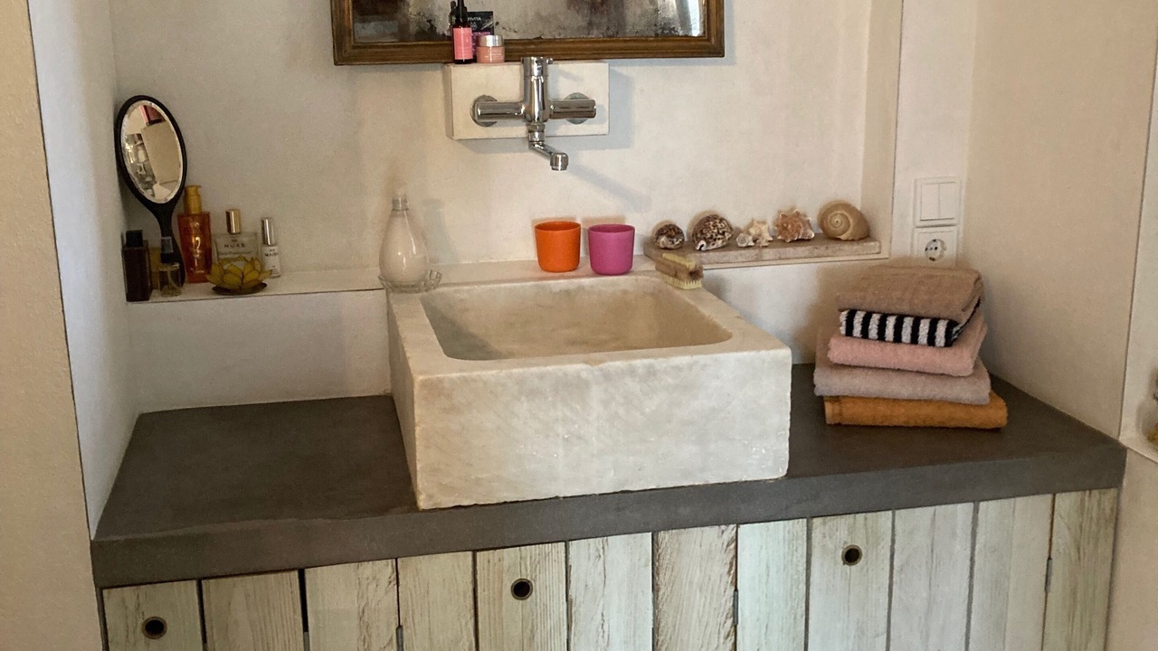 Photo of Bathroom in East Mani