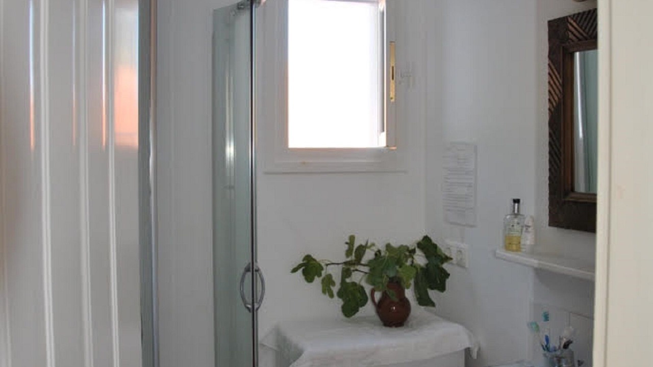 Photo of Bathroom in Kioni