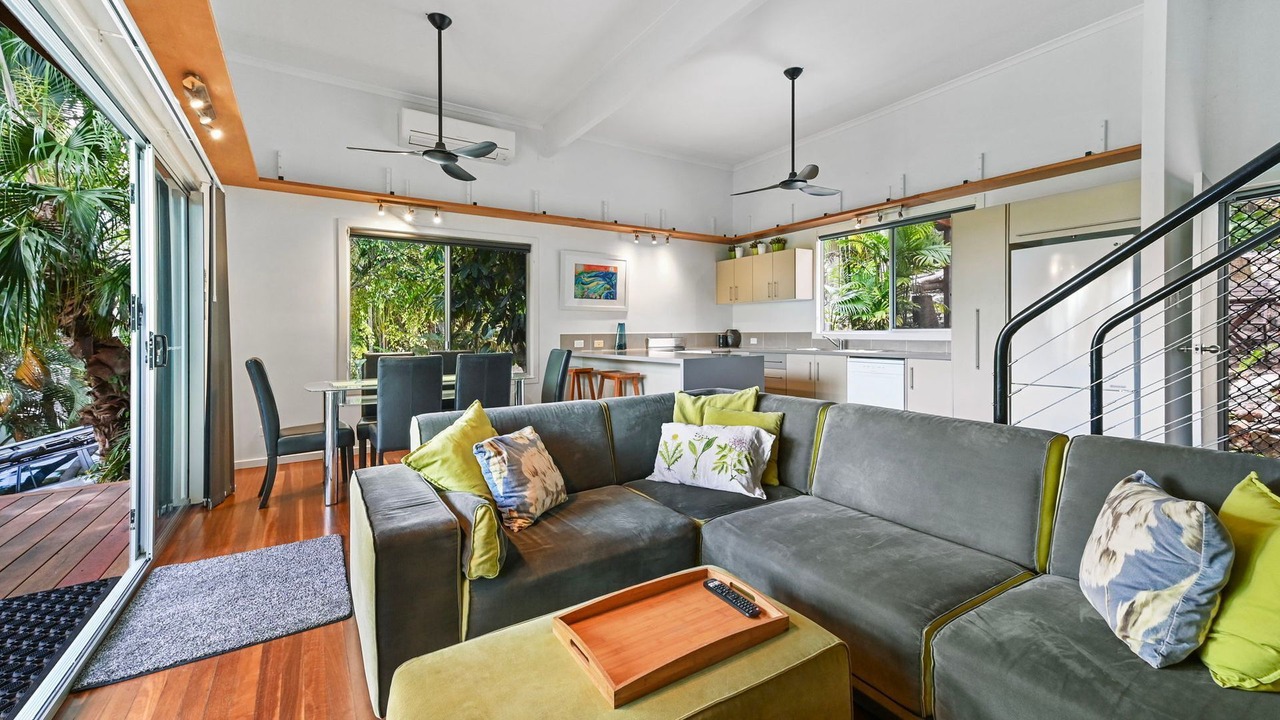 Photo of Livingroom in Seventeen Seventy