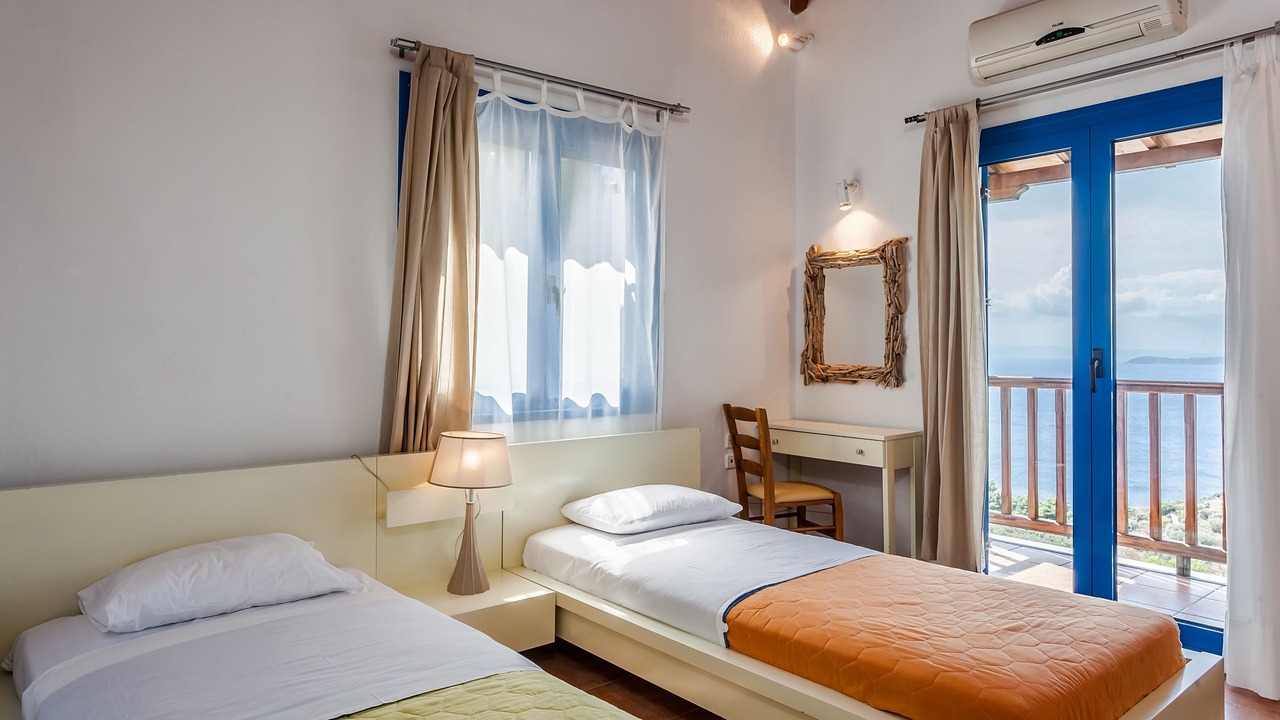 Photo of Bedroom in Glossa