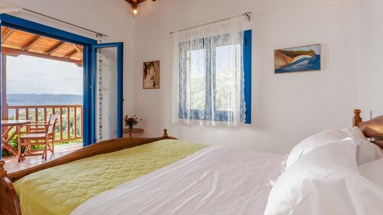 Photo of Bedroom in Glossa