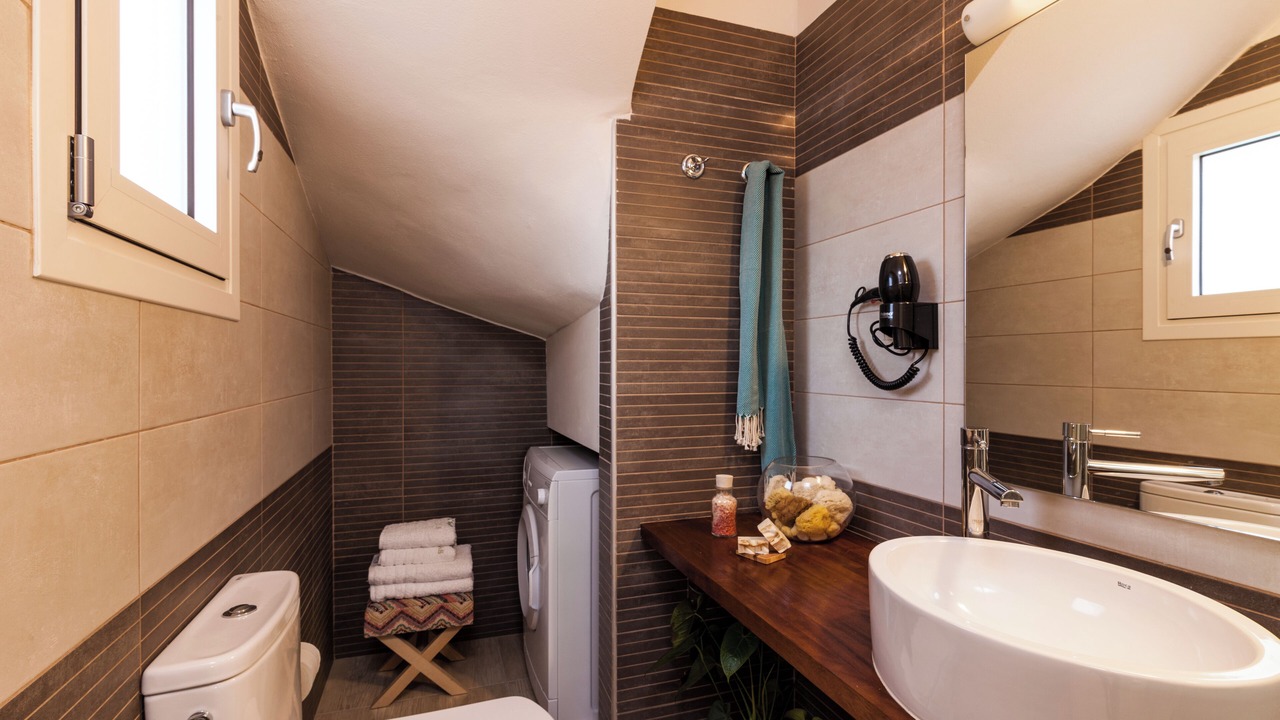 Photo of Bathroom in Monodendri
