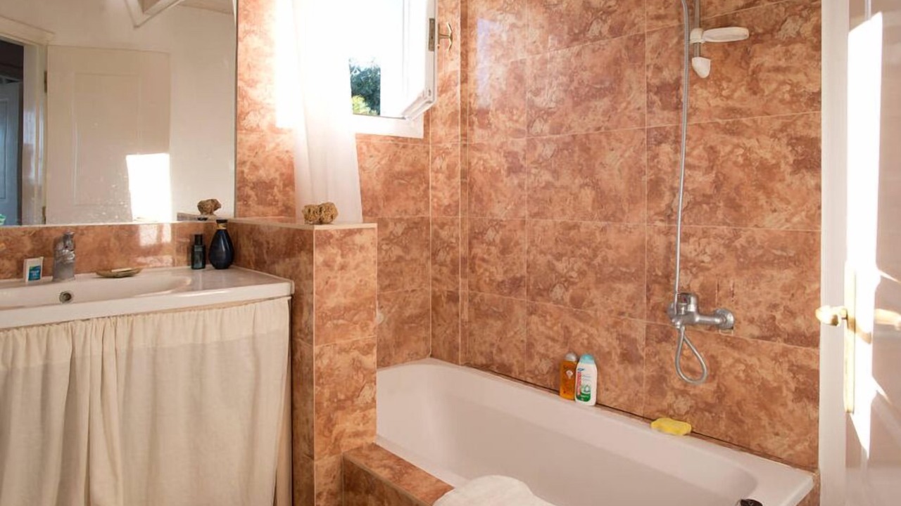 Photo of Bathroom in Aipeia