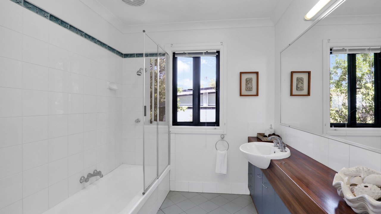 Photo of Bathroom in Point Lookout
