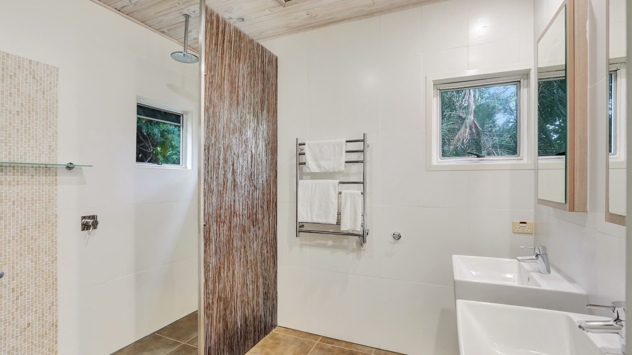 Photo of Bathroom in Point Lookout