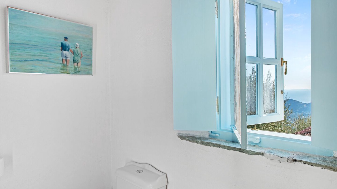 Photo of Bathroom in Tiros