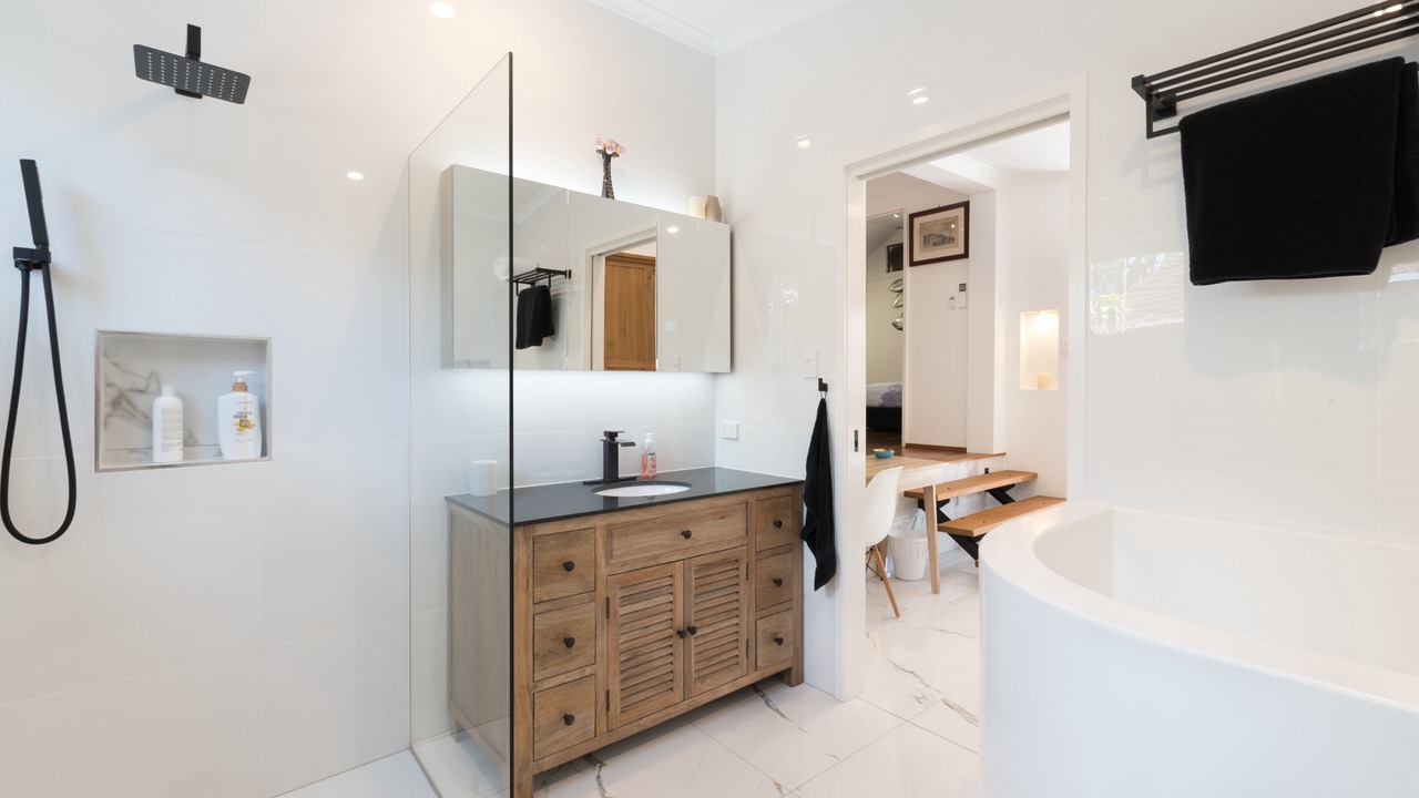 Photo of Bathroom in Holloways Beach
