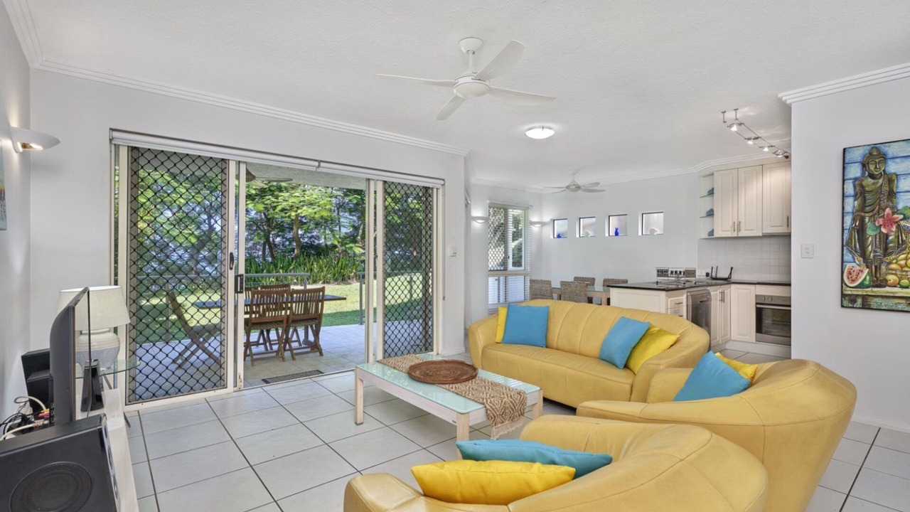 Photo of Livingroom in Trinity Beach
