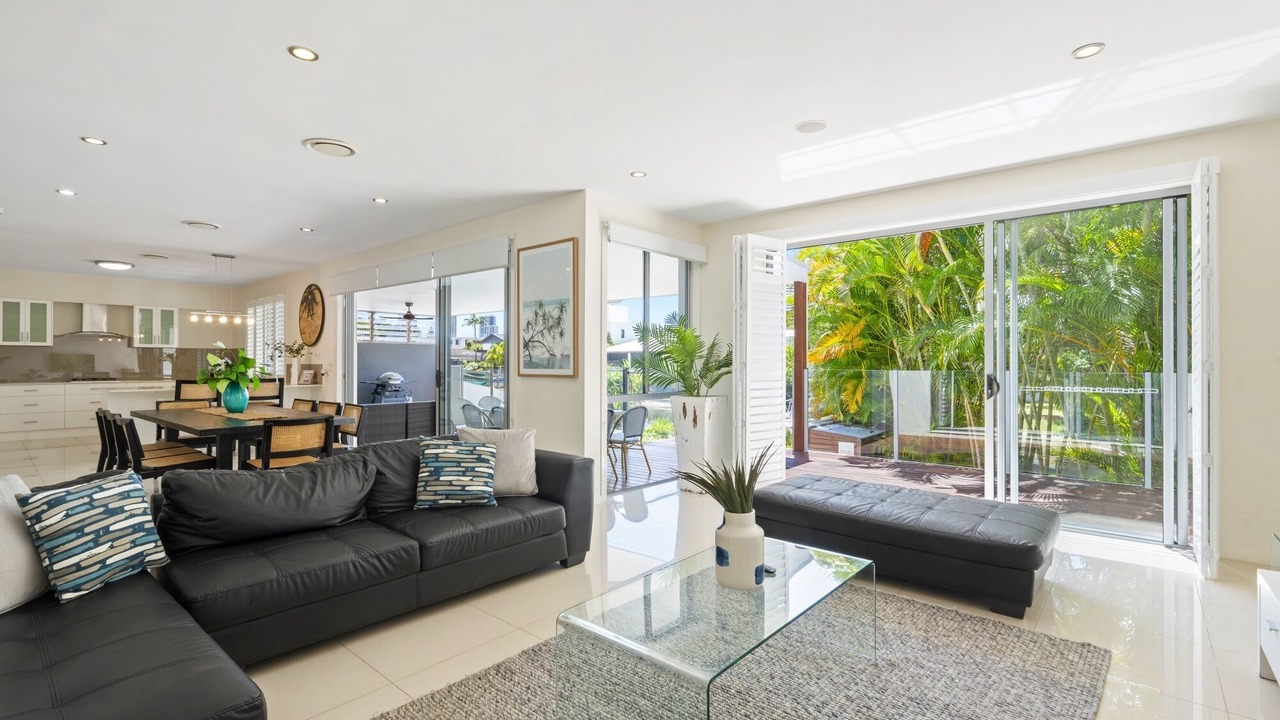 Photo of Livingroom in Broadbeach Waters