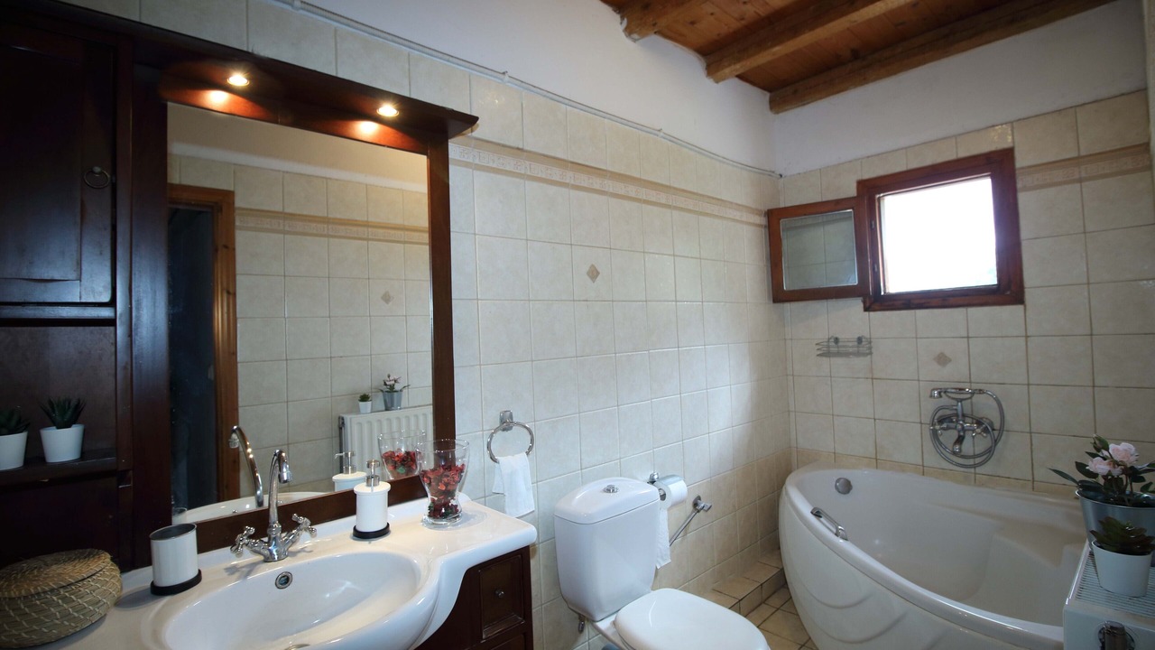 Photo of Bathroom in Fiskardo