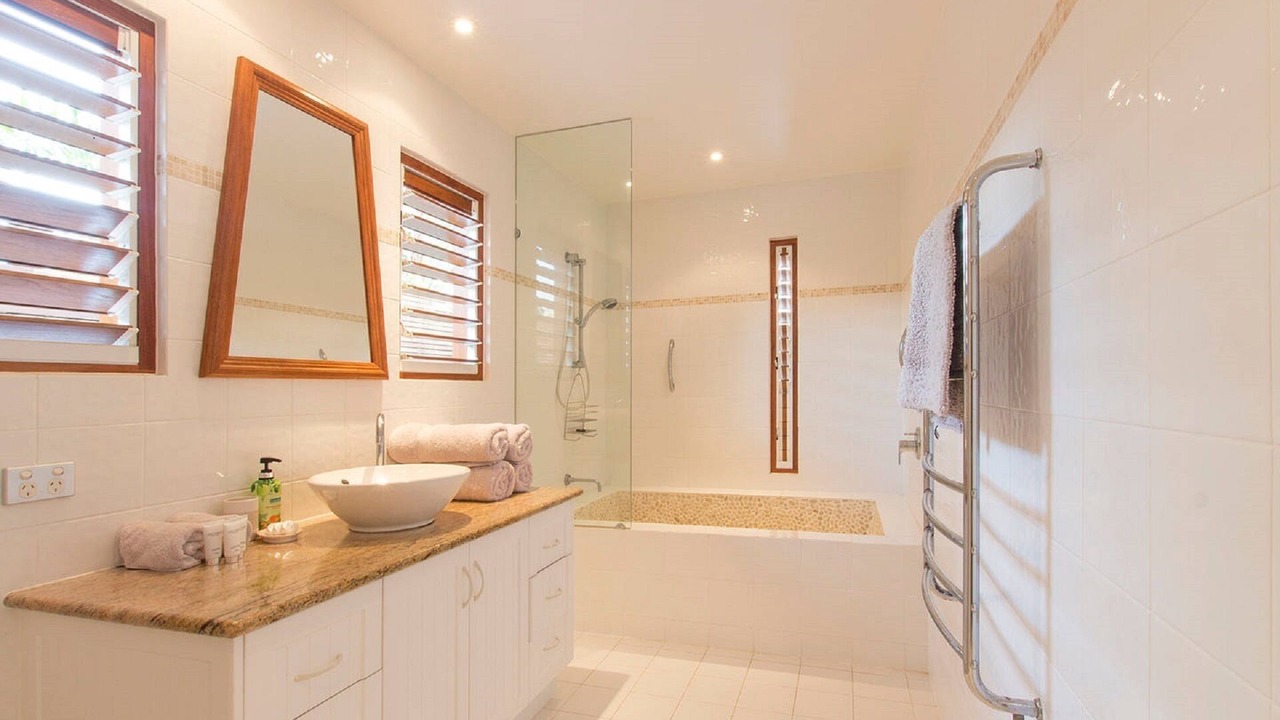 Photo of Bathroom in Sunrise Beach
