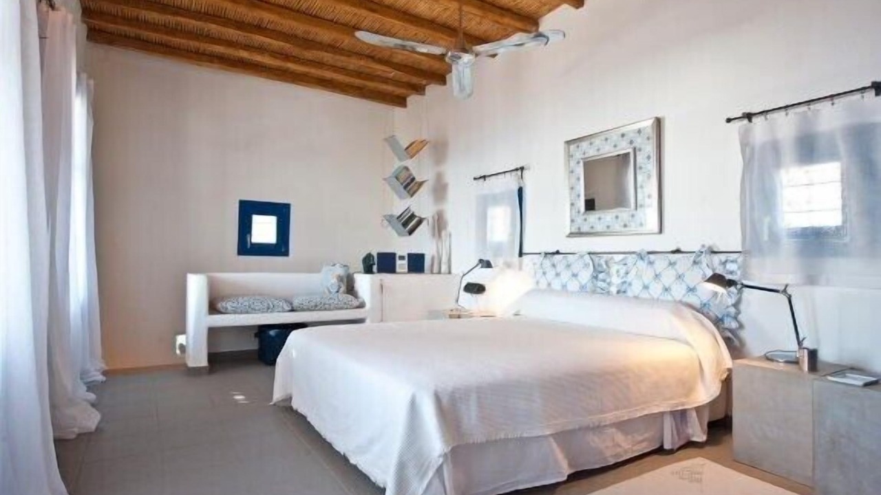 Photo of Bedroom in Drios