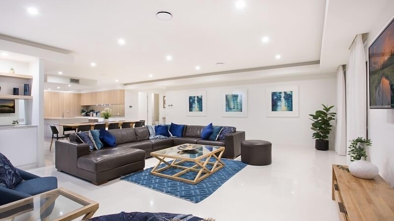 Photo of Livingroom in Broadbeach Waters