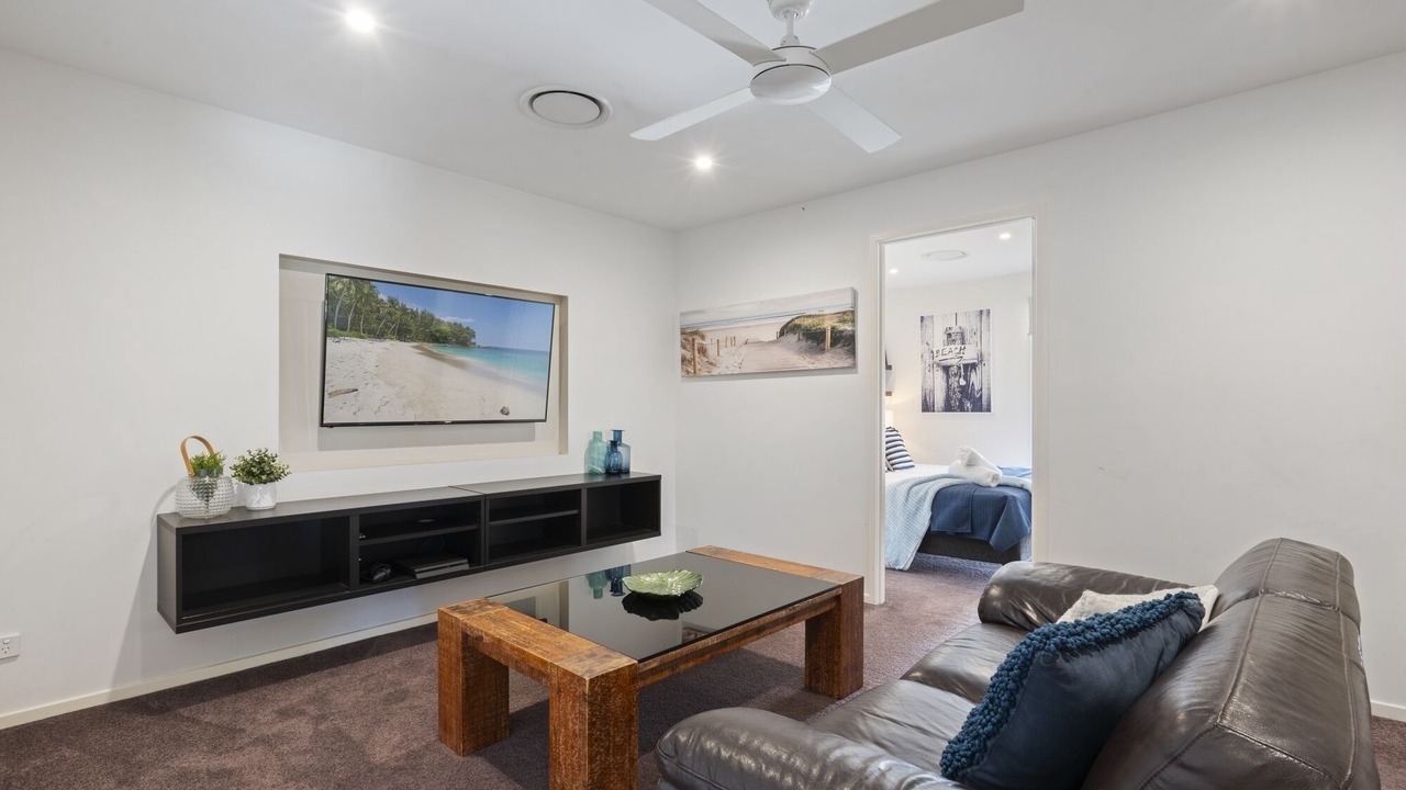 Photo of Livingroom in Mermaid Waters