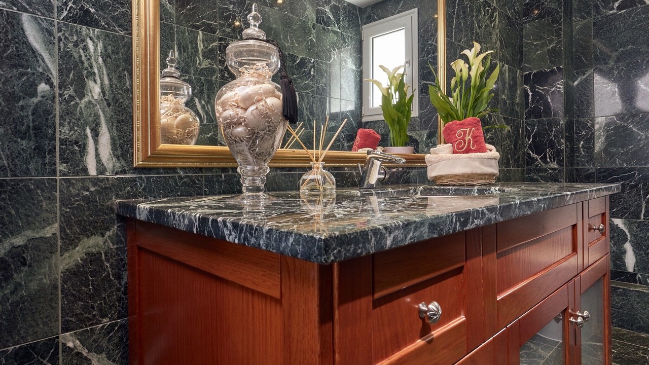 Photo of Bathroom in Akrotiri