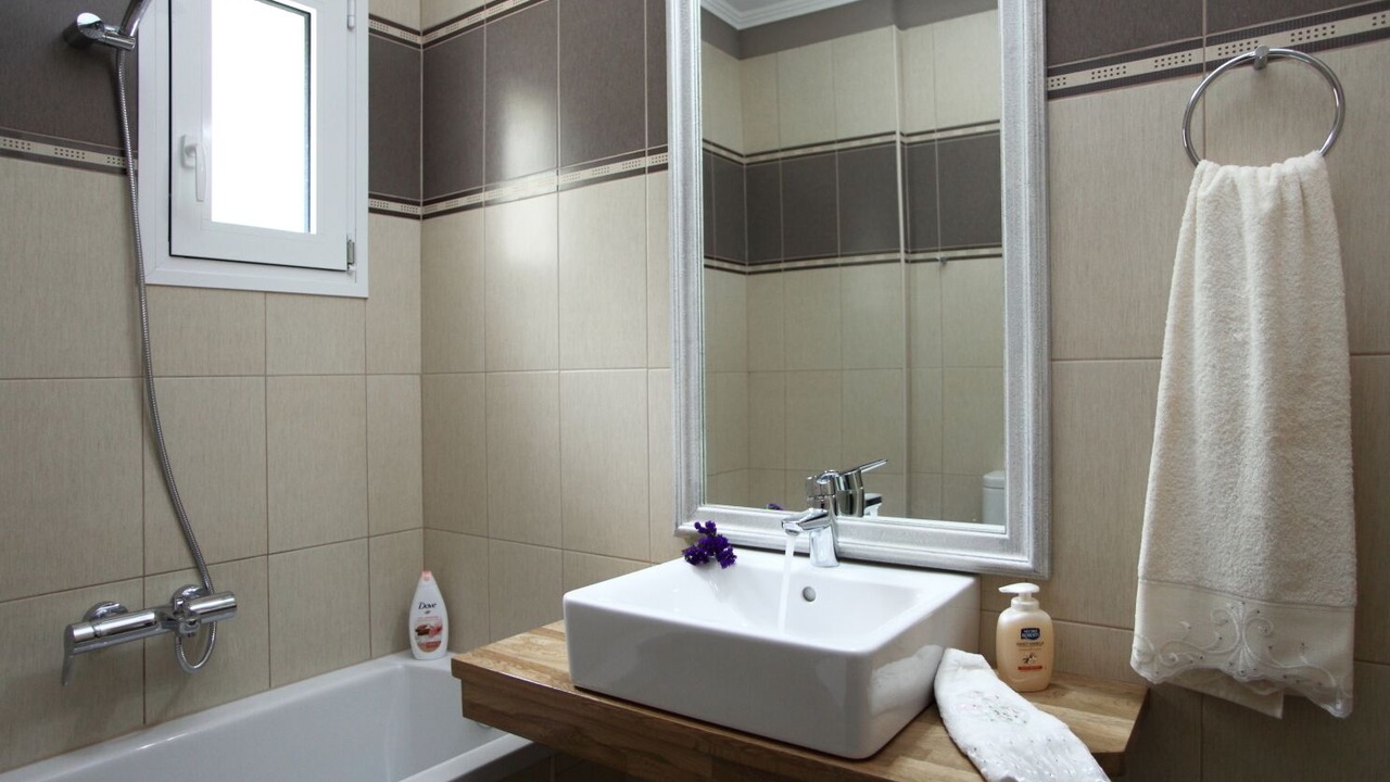 Photo of Bathroom in Perigiali
