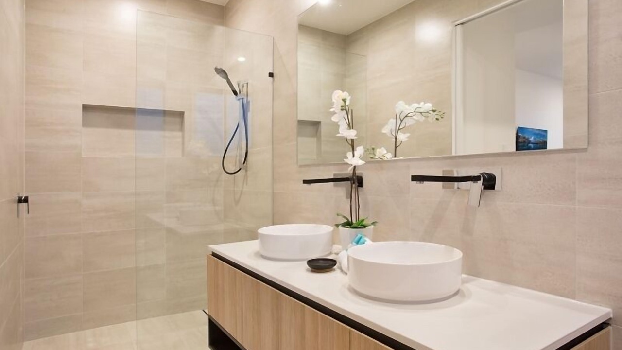 Photo of Bathroom in Broadbeach