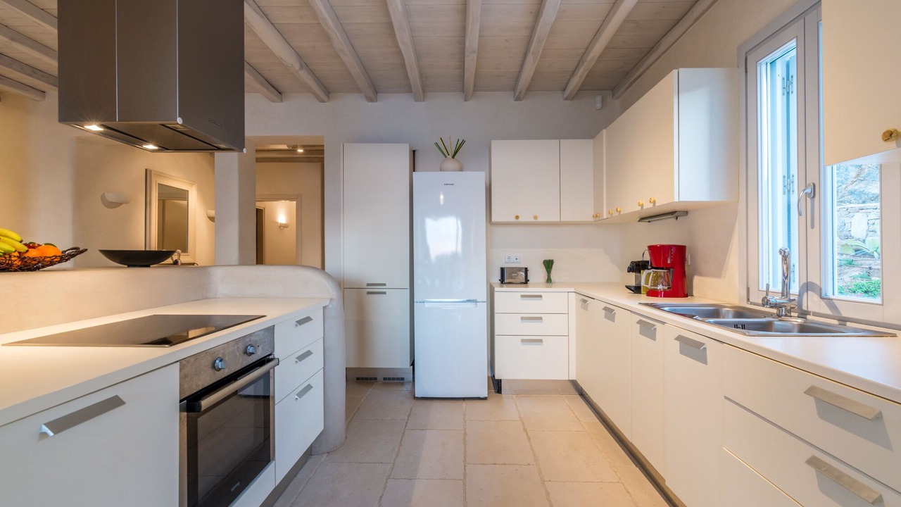 Photo of Kitchen in Faros Armenistis