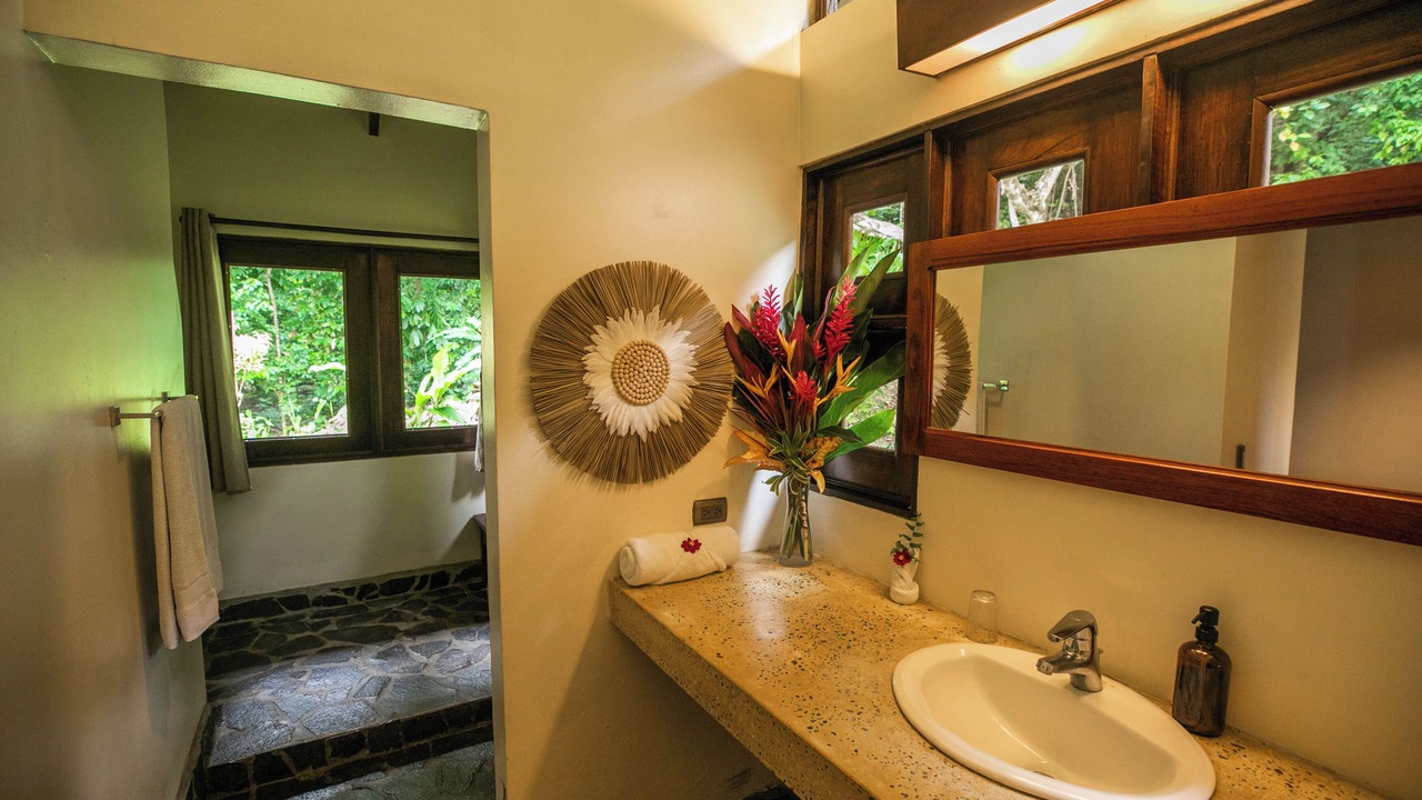 Photo of Bathroom in Cabo Matapalo