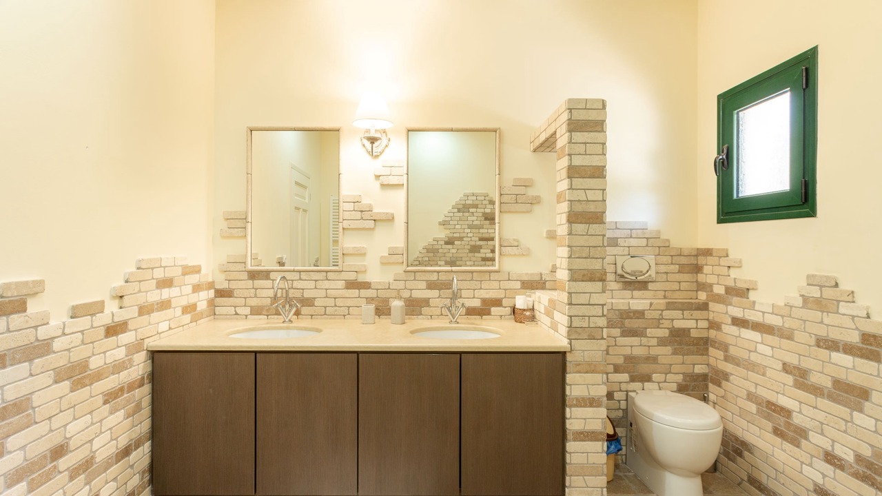 Photo of Bathroom in Kontos