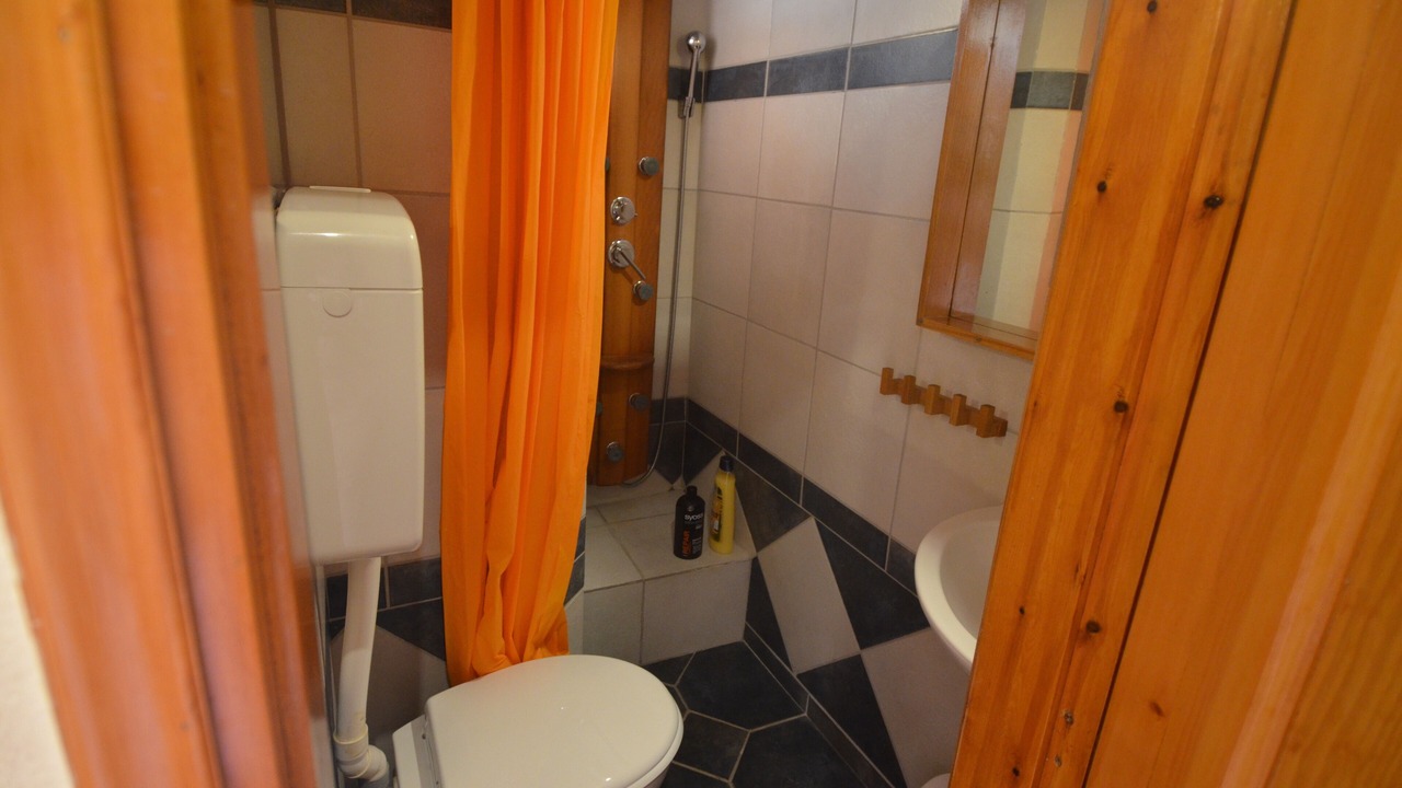 Photo of Bathroom in Marmari