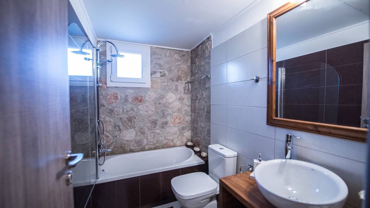 Photo of Bathroom in Spanokhorion