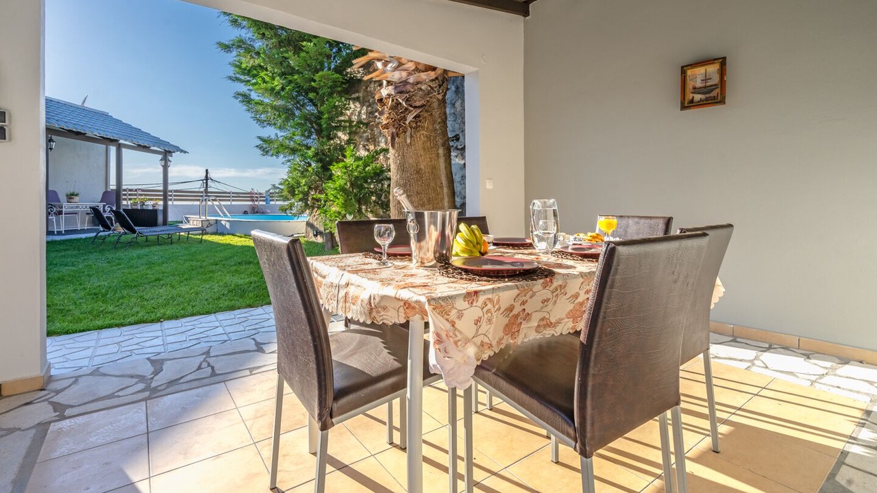 Photo of Outdoor in Salakos