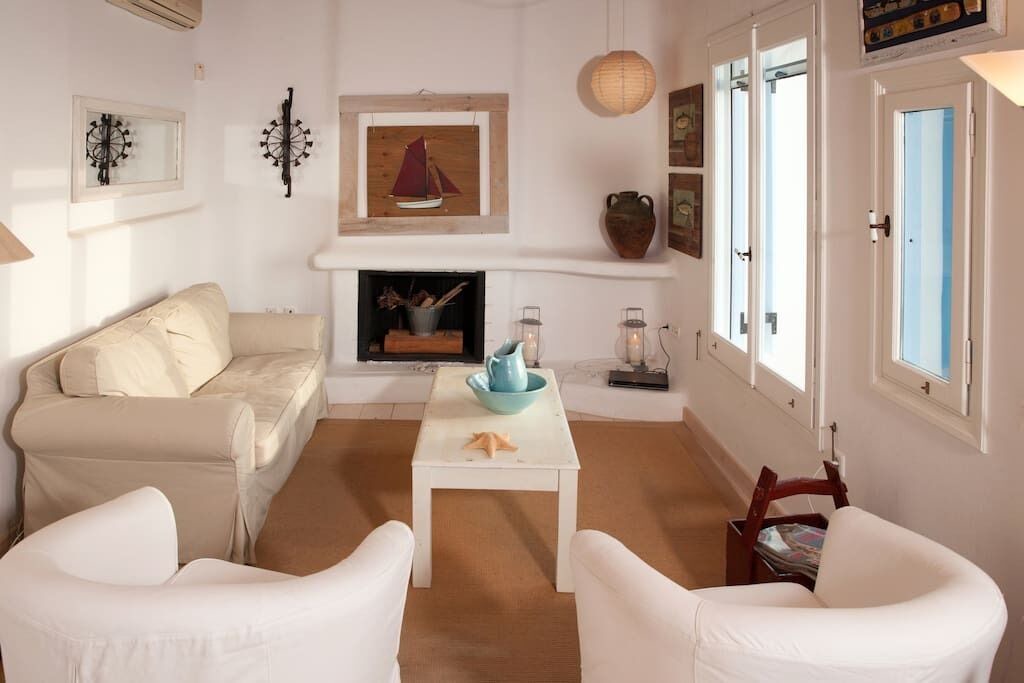 Photo of Livingroom in Faros Armenistis