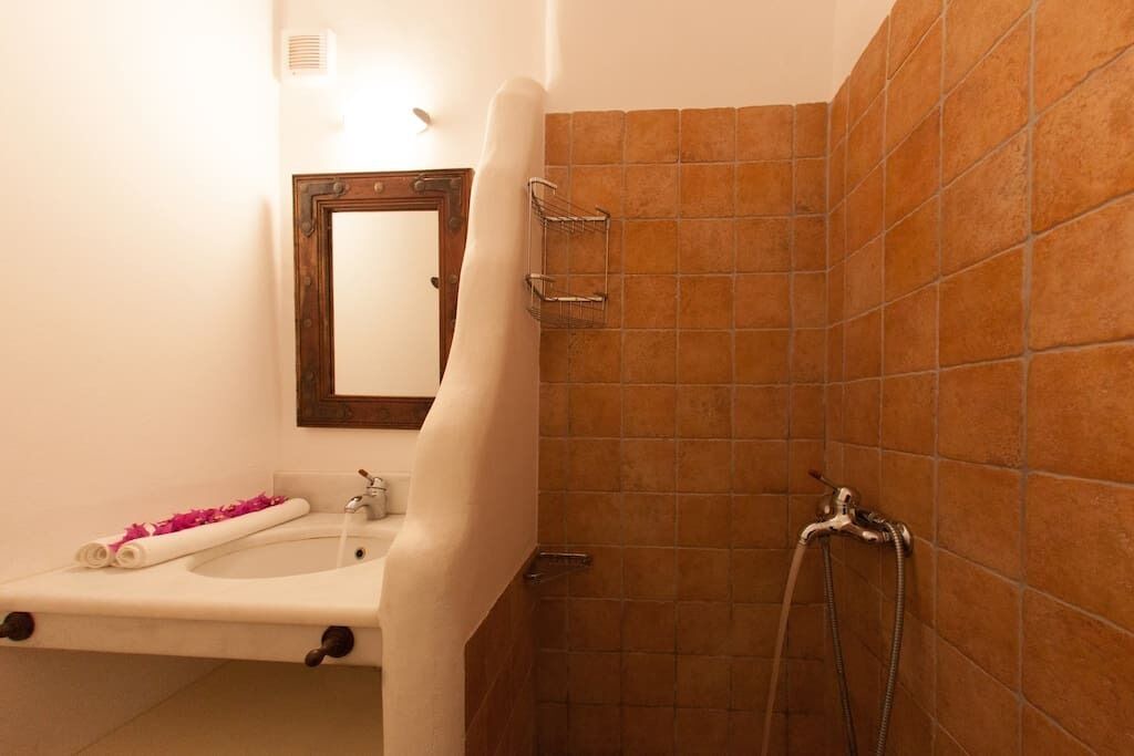 Photo of Bathroom in Faros Armenistis