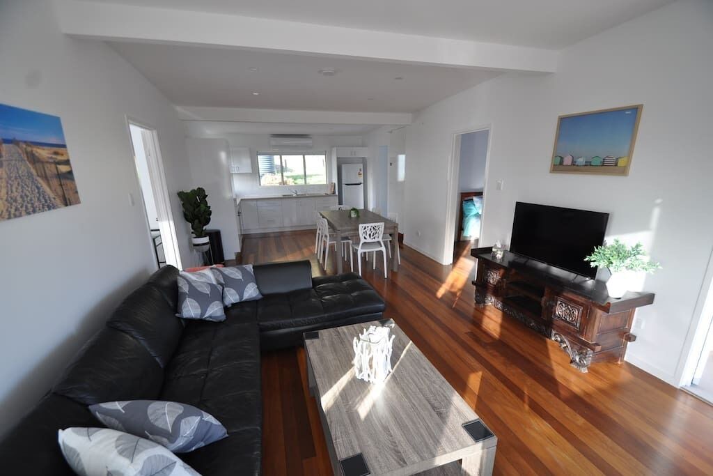 Photo of Livingroom in Seventeen Seventy