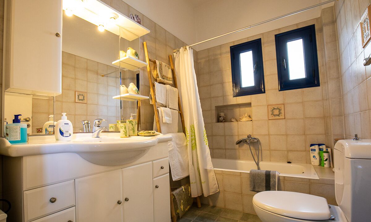Photo of Bathroom in Perdhika