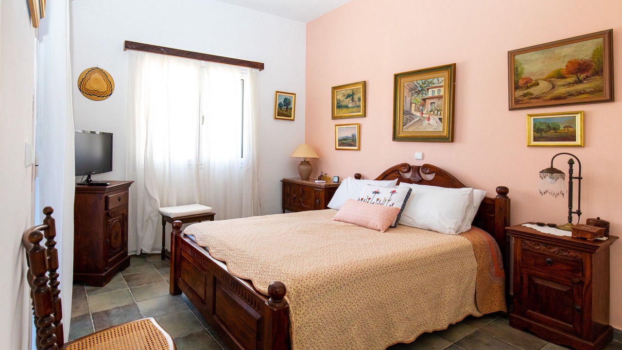 Photo of Bedroom in Perdhika
