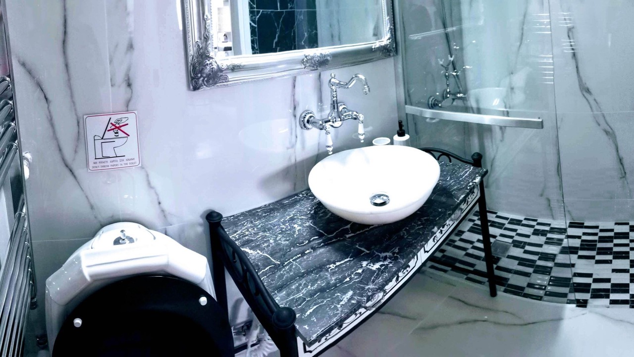 Photo of Bathroom in Thissio