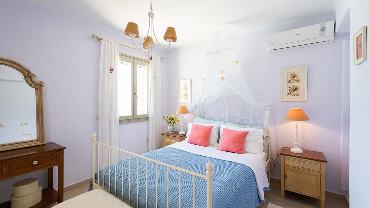 Photo of Bedroom in Parasporos