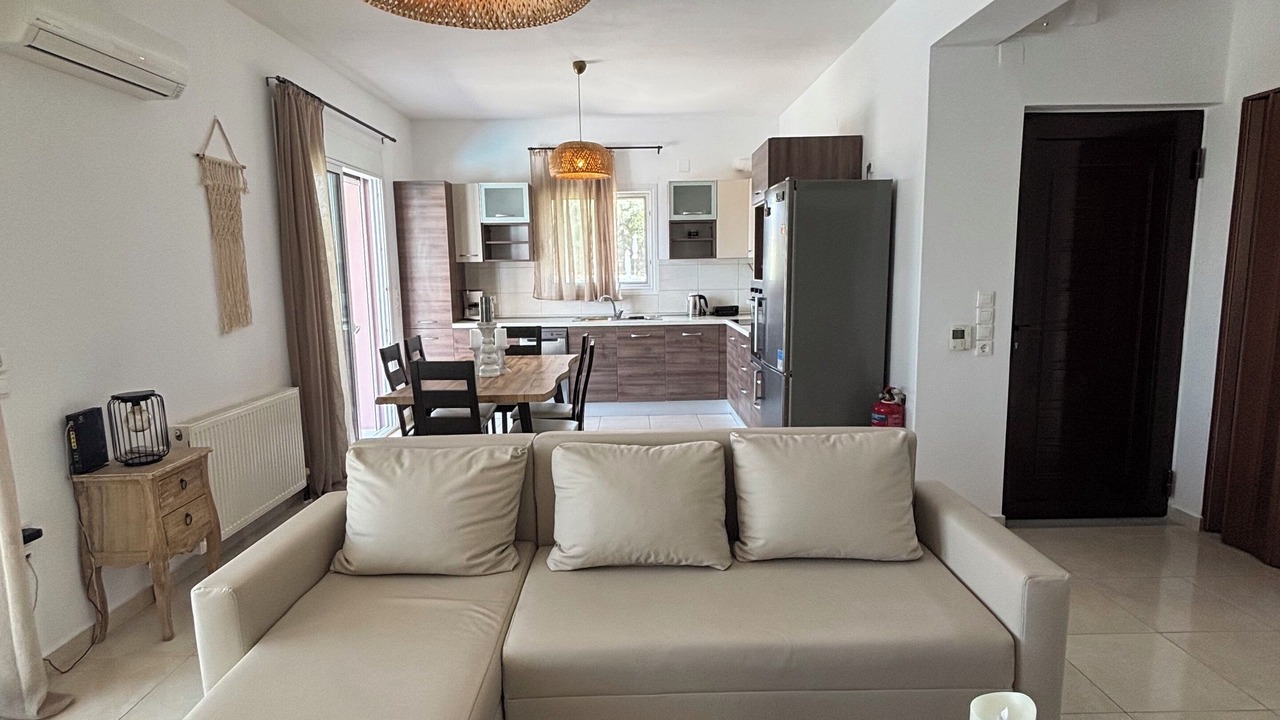 Photo of Livingroom in Apolpaina
