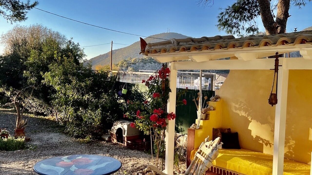 Photo of Patio Balcony in Psatha