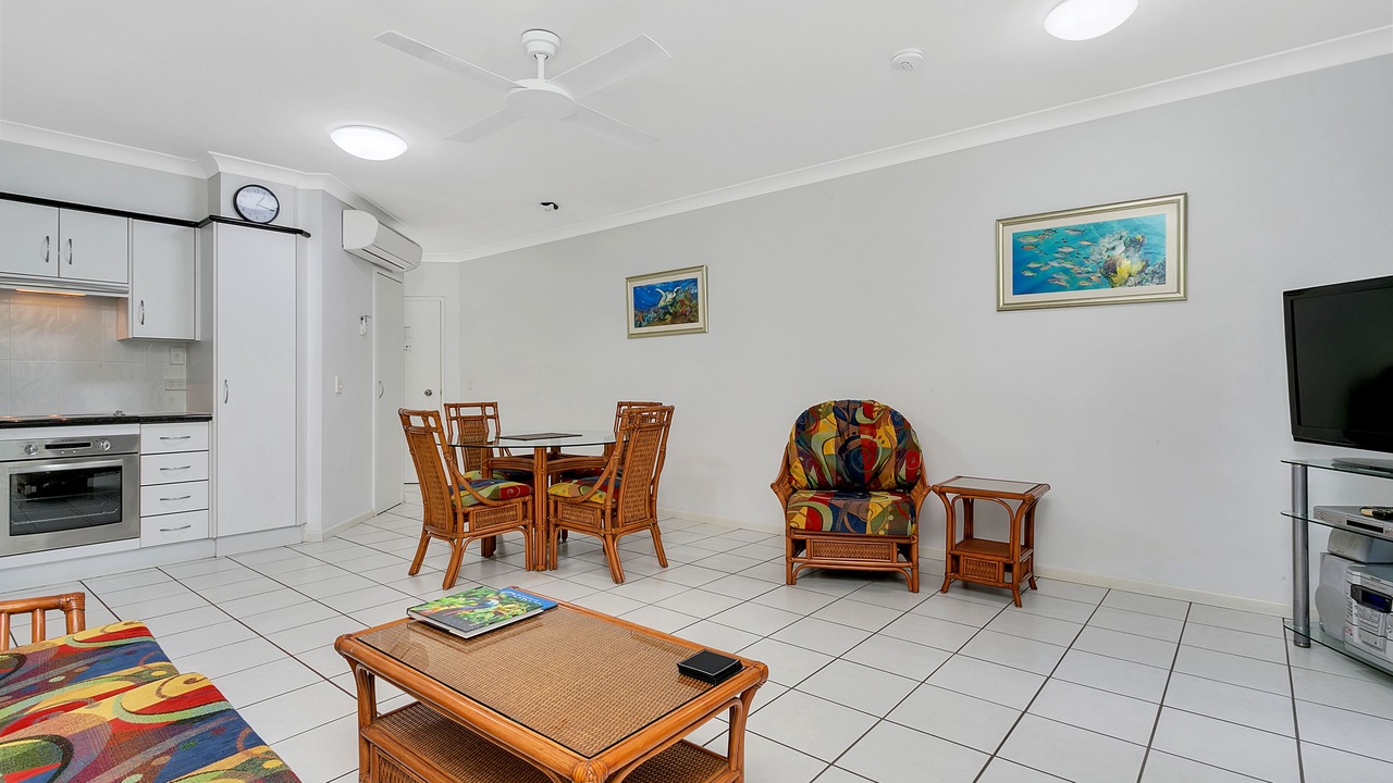 Photo of Livingroom in Trinity Beach