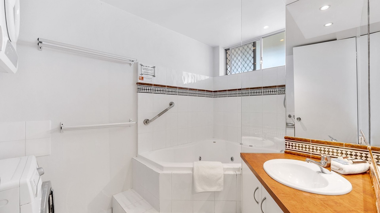 Photo of Bathroom in Alexandra Headland