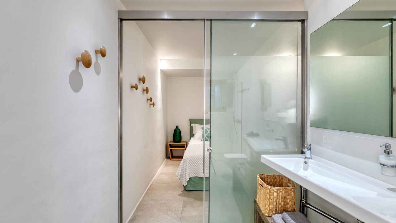 Photo of Bathroom in Tourlos