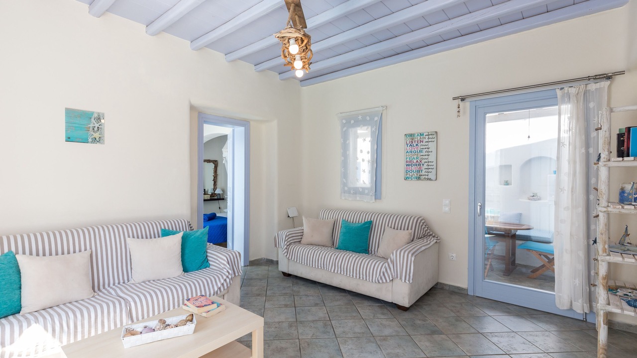 Photo of Livingroom in Ornos