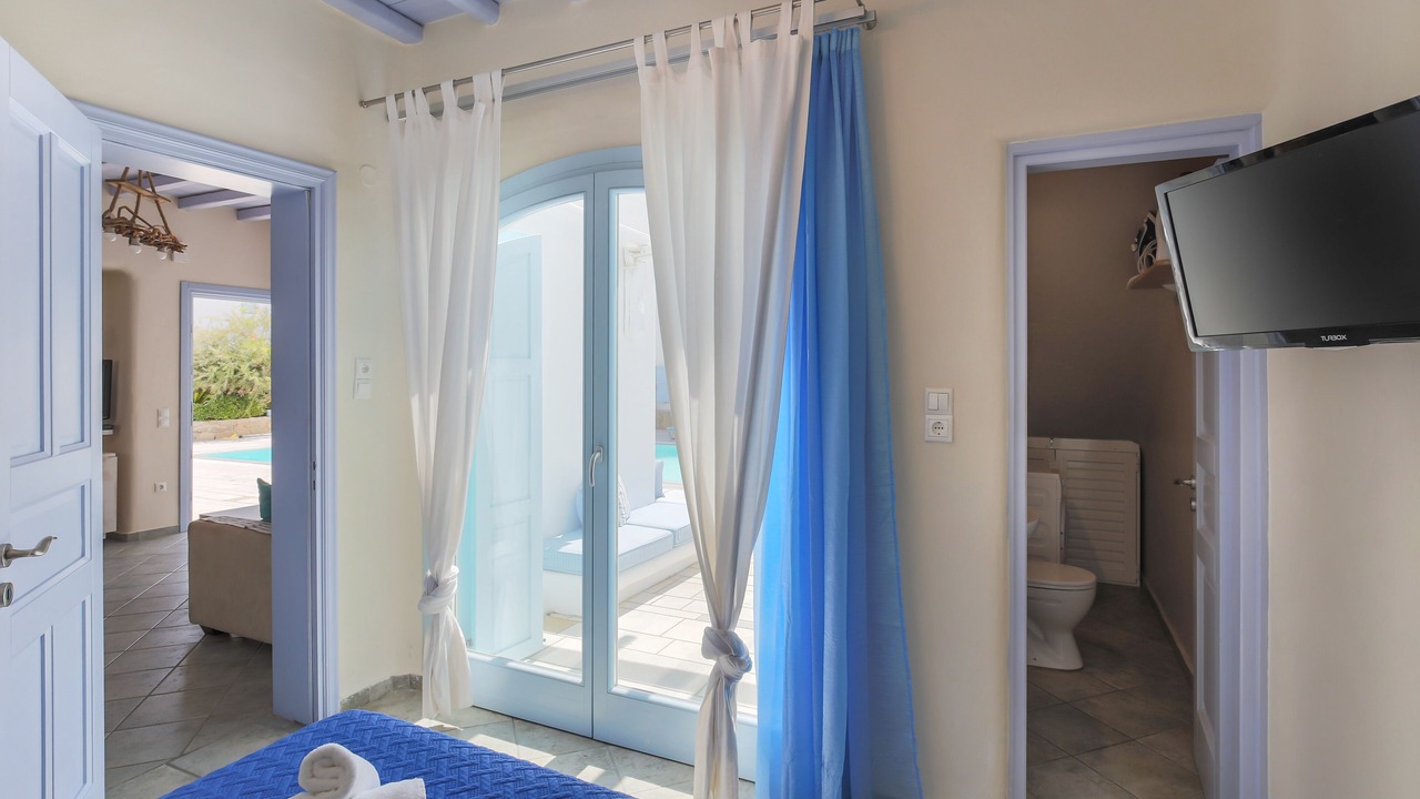 Photo of Bedroom in Ornos