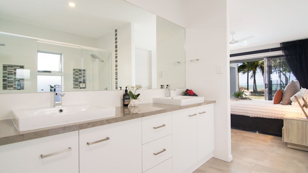 Photo of Kitchen in Oak Beach