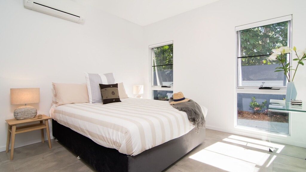 Photo of Bedroom in Oak Beach