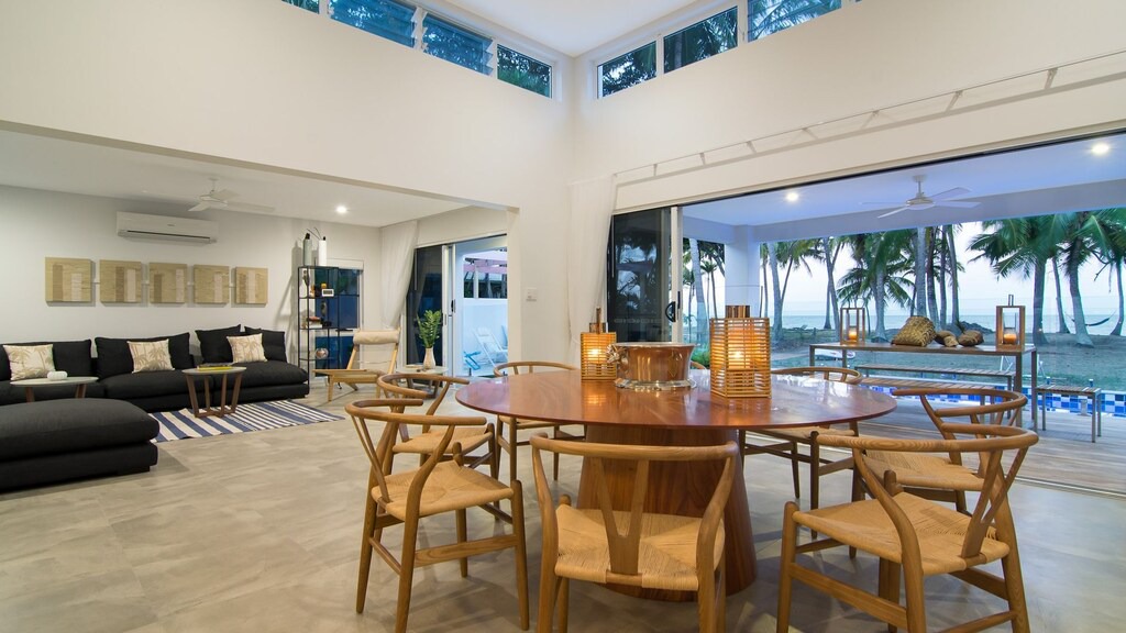 Photo of Livingroom in Oak Beach