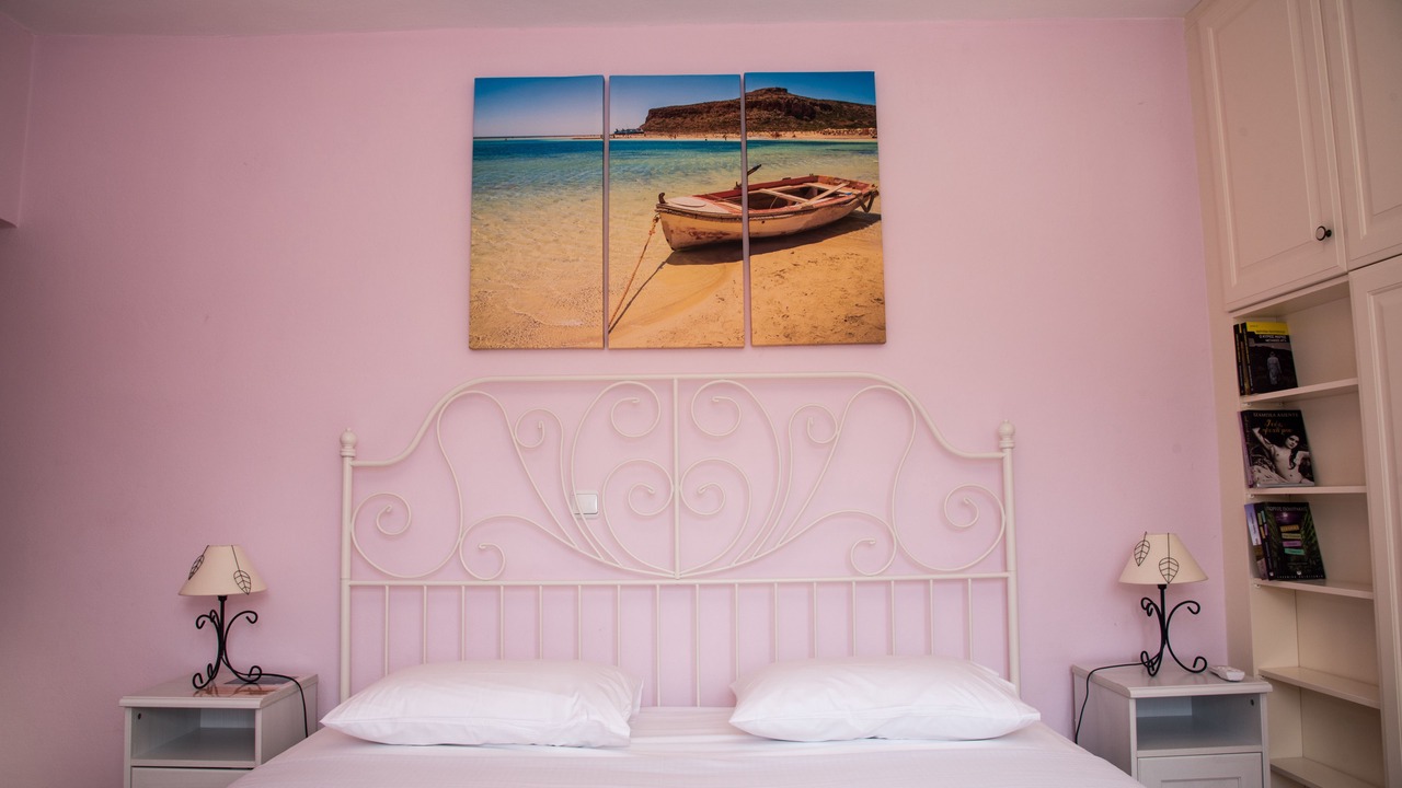 Photo of Bedroom in Ormos Isternion