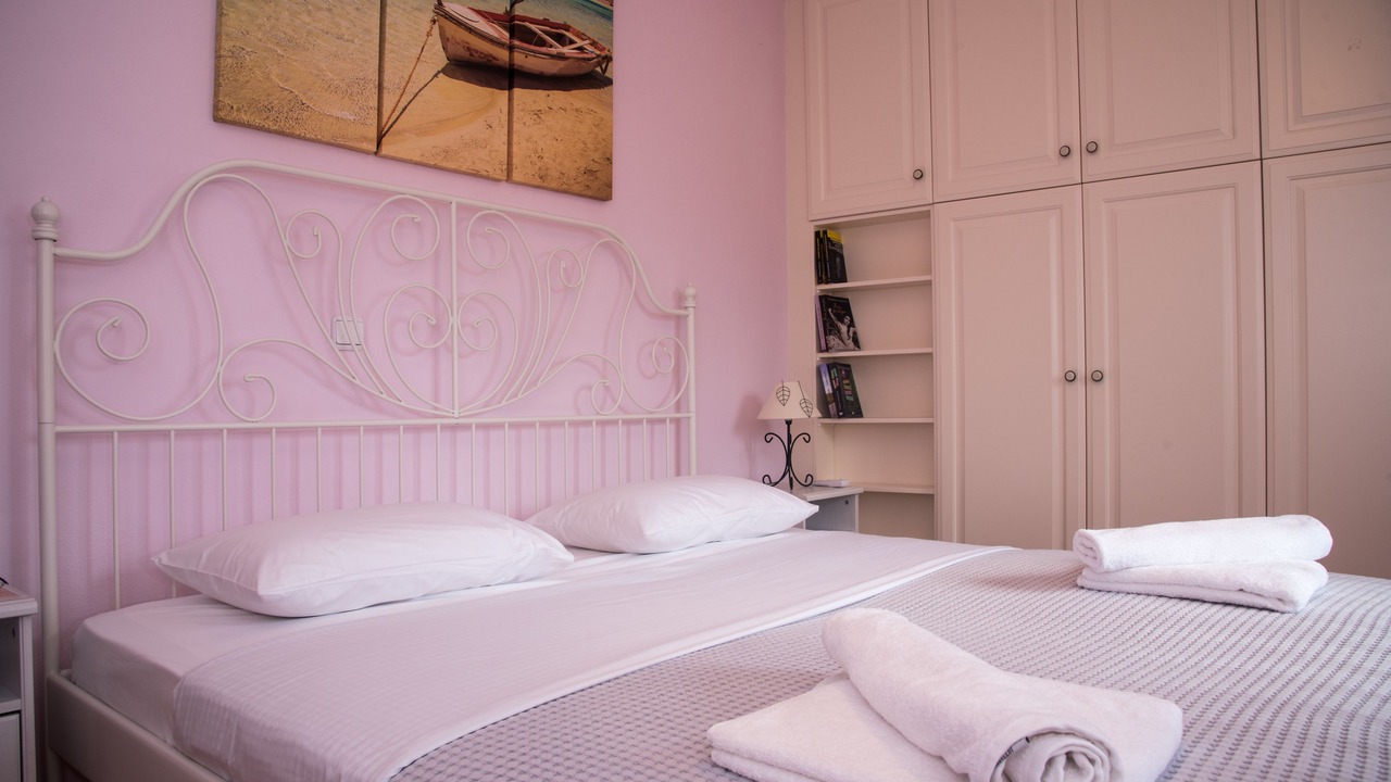 Photo of Bedroom in Ormos Isternion