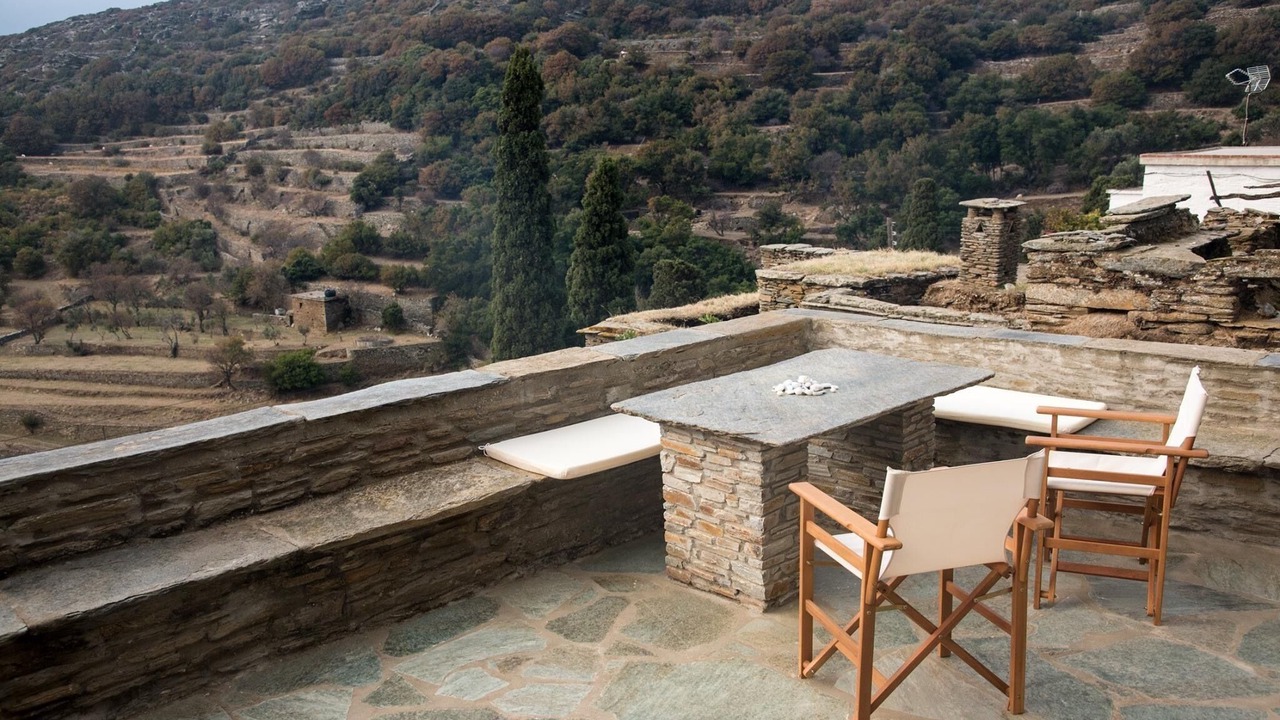 Photo of Bedroom in Ormos Isternion