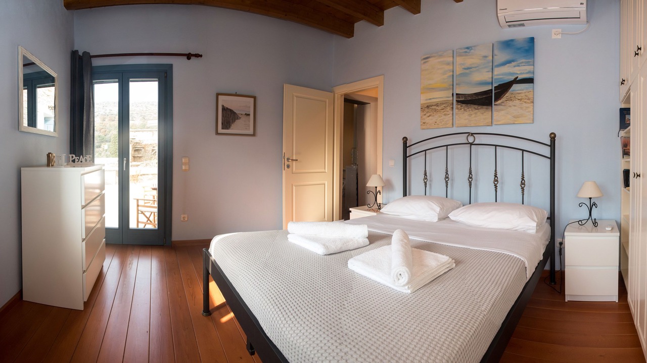 Photo of Bedroom in Ormos Isternion